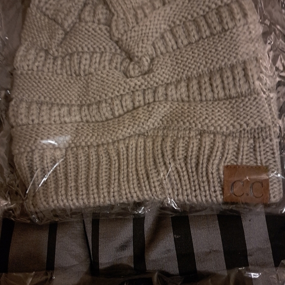 𝅺C.c Knitted Confetti Beanies Brand New - Picture 6 of 15